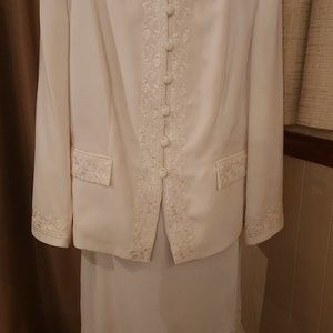 White Suit with Brocade Trim 16W John Meyer